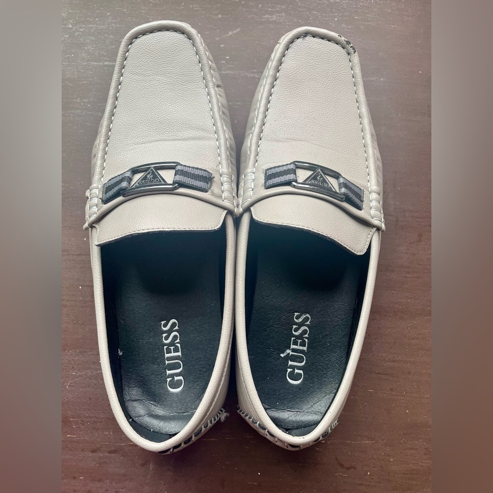 GUESS mens grey Askers Loafer, size 9.5